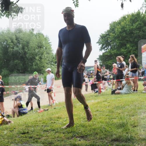 21.06.2025 - 27. Vierlanden-Triathlon KatJ http://msf.ph/oto/8035721 15.06.2025 11:20:35 Schwimmen 838, 890, 969 meine-sportfotos.de