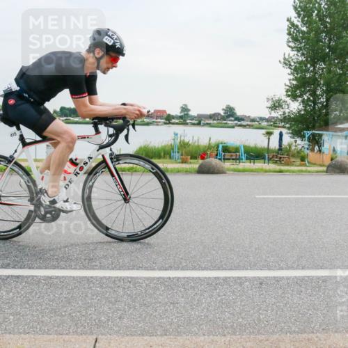15.06.2025 - 27. Vierlanden-Triathlon H.Heesch http://msf.ph/oto/8035730 15.06.2025 10:45:34 Radfahren 81, 183, 252, 415 meine-sportfotos.de