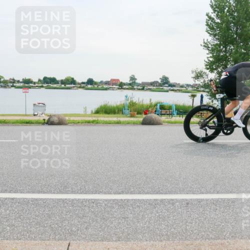 15.06.2025 - 27. Vierlanden-Triathlon H.Heesch http://msf.ph/oto/8035797 15.06.2025 10:45:56 Radfahren 78, 412 meine-sportfotos.de