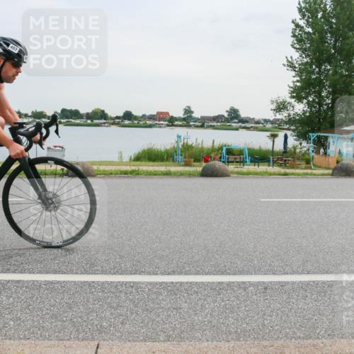 15.06.2025 - 27. Vierlanden-Triathlon H.Heesch http://msf.ph/oto/8035802 15.06.2025 10:46:07 Radfahren 457 meine-sportfotos.de