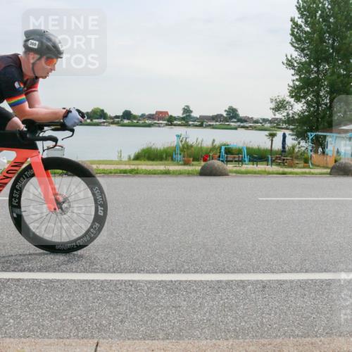 15.06.2025 - 27. Vierlanden-Triathlon H.Heesch http://msf.ph/oto/8035831 15.06.2025 10:46:31 Radfahren 369 meine-sportfotos.de