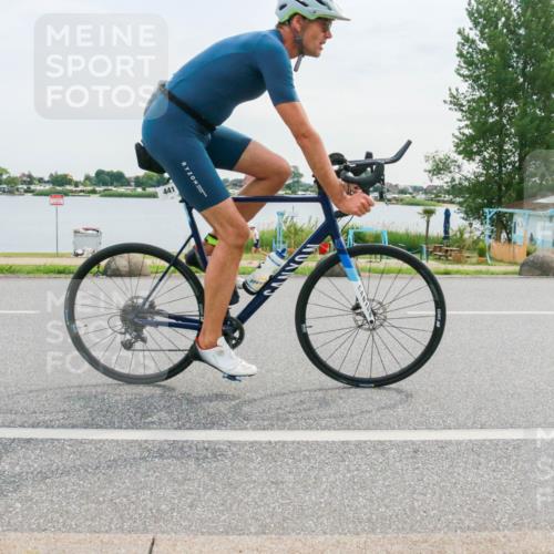 15.06.2025 - 27. Vierlanden-Triathlon H.Heesch http://msf.ph/oto/8035844 15.06.2025 10:46:47 Radfahren 441 meine-sportfotos.de