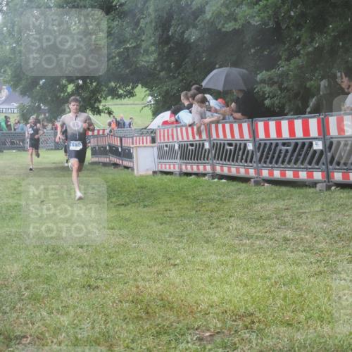 21.06.2025 - 27. Vierlanden-Triathlon KatJ http://msf.ph/oto/8035857 15.06.2025 13:53:01 Ziel 48, 1128, 1130, 1161 meine-sportfotos.de