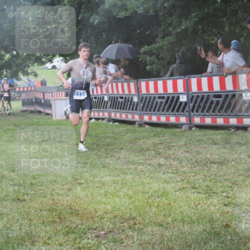 21.06.2025 - 27. Vierlanden-Triathlon KatJ http://msf.ph/oto/8035873 15.06.2025 13:53:02 Ziel 48, 1128, 1130, 1161 meine-sportfotos.de