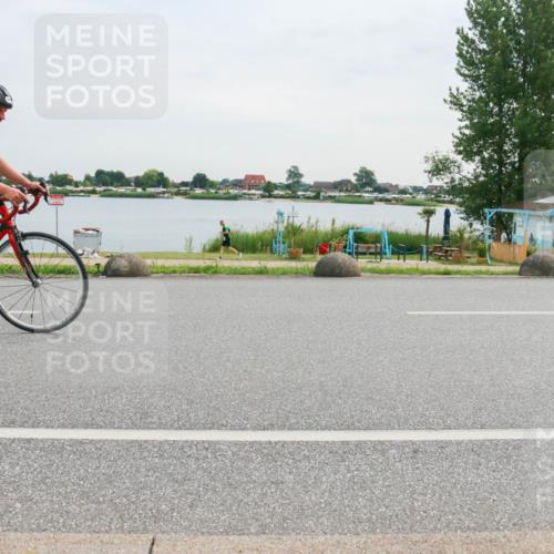 15.06.2025 - 27. Vierlanden-Triathlon H.Heesch http://msf.ph/oto/8035884 15.06.2025 10:46:59 Radfahren 315, 325, 455 meine-sportfotos.de