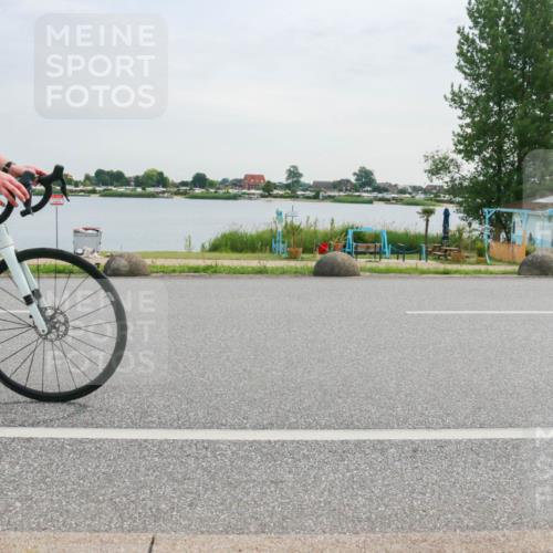 15.06.2025 - 27. Vierlanden-Triathlon H.Heesch http://msf.ph/oto/8035895 15.06.2025 10:47:04 Radfahren 68, 143, 169 meine-sportfotos.de