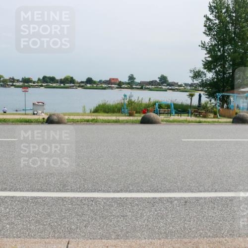21.06.2025 - 27. Vierlanden-Triathlon H.Heesch http://msf.ph/oto/8035906 15.06.2025 11:44:49 Radfahren 868 meine-sportfotos.de