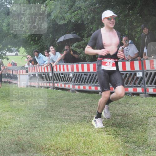 21.06.2025 - 27. Vierlanden-Triathlon KatJ http://msf.ph/oto/8035937 15.06.2025 13:53:07 Ziel 48, 1128, 1161 meine-sportfotos.de