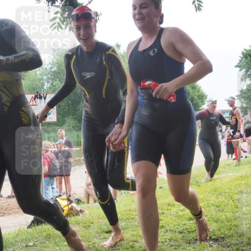 21.06.2025 - 27. Vierlanden-Triathlon KatJ http://msf.ph/oto/8035951 15.06.2025 11:20:49 Schwimmen 879, 892, 924, 936, 941, 1400 meine-sportfotos.de