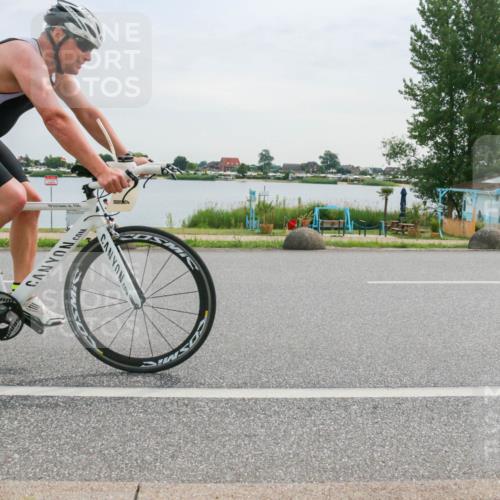 15.06.2025 - 27. Vierlanden-Triathlon H.Heesch http://msf.ph/oto/8035991 15.06.2025 10:47:13 Radfahren 193, 296, 370, 406, 418 meine-sportfotos.de