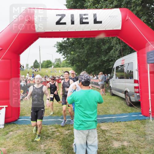 21.06.2025 - 27. Vierlanden-Triathlon MichiJ http://msf.ph/oto/8035999 15.06.2026 13:02:32 Ziel 73, 137, 727, 1029, 1030, 1031, 1033 meine-sportfotos.de