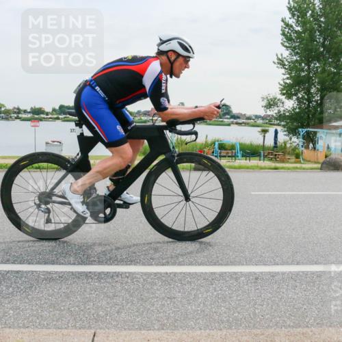 15.06.2025 - 27. Vierlanden-Triathlon H.Heesch http://msf.ph/oto/8036043 15.06.2025 10:47:25 Radfahren 114, 152, 372 meine-sportfotos.de