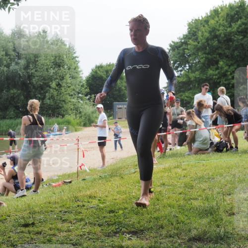 21.06.2025 - 27. Vierlanden-Triathlon KatJ http://msf.ph/oto/8036054 15.06.2025 11:21:00 Schwimmen 892, 918, 965 meine-sportfotos.de