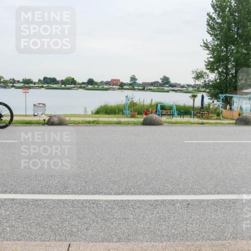 15.06.2025 - 27. Vierlanden-Triathlon H.Heesch http://msf.ph/oto/8036065 15.06.2025 10:47:27 Radfahren 114, 152, 372, 410 meine-sportfotos.de