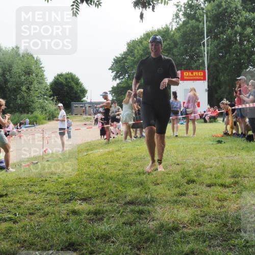 21.06.2025 - 27. Vierlanden-Triathlon KatJ http://msf.ph/oto/8036078 15.06.2025 11:21:03 Schwimmen 892, 918, 965 meine-sportfotos.de