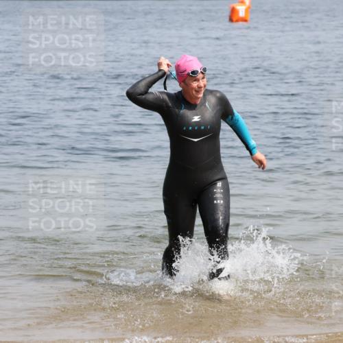 21.06.2025 - 27. Vierlanden-Triathlon Lena Gebhardt http://msf.ph/oto/8036093 15.06.2025 11:29:42 Schwimmen 937 meine-sportfotos.de