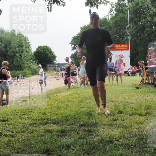 21.06.2025 - 27. Vierlanden-Triathlon KatJ http://msf.ph/oto/8036094 15.06.2025 11:21:03 Schwimmen 892, 918, 965 meine-sportfotos.de