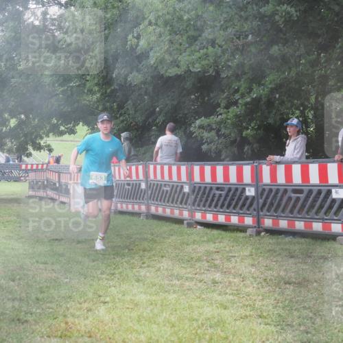 21.06.2025 - 27. Vierlanden-Triathlon KatJ http://msf.ph/oto/8036104 15.06.2025 13:53:35 Ziel 653, 1155 meine-sportfotos.de