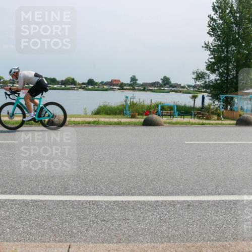 21.06.2025 - 27. Vierlanden-Triathlon H.Heesch http://msf.ph/oto/8036125 15.06.2025 11:45:11 Radfahren 636, 641, 667, 782, 840 meine-sportfotos.de