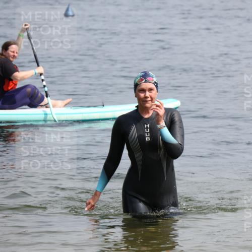 21.06.2025 - 27. Vierlanden-Triathlon Lena Gebhardt http://msf.ph/oto/8036138 15.06.2025 11:30:28 Schwimmen 910 meine-sportfotos.de