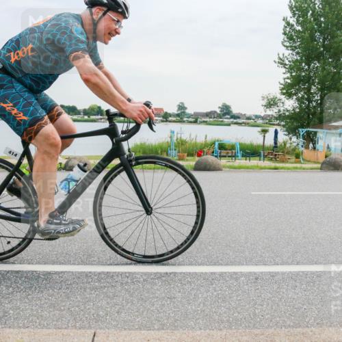 15.06.2025 - 27. Vierlanden-Triathlon H.Heesch http://msf.ph/oto/8036139 15.06.2025 10:47:37 Radfahren 228, 401, 414 meine-sportfotos.de