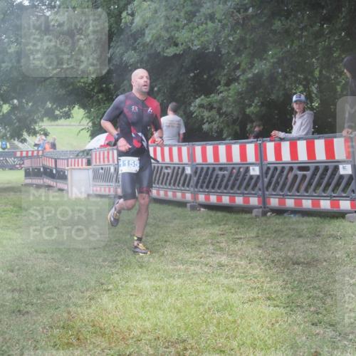 21.06.2025 - 27. Vierlanden-Triathlon KatJ http://msf.ph/oto/8036141 15.06.2025 13:53:40 Ziel 1155 meine-sportfotos.de