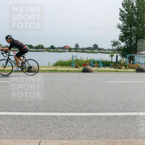 21.06.2025 - 27. Vierlanden-Triathlon H.Heesch http://msf.ph/oto/8036153 15.06.2025 11:45:13 Radfahren 636, 641, 667 meine-sportfotos.de