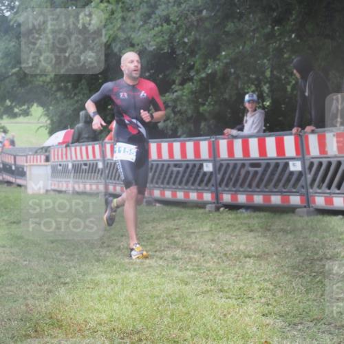 21.06.2025 - 27. Vierlanden-Triathlon KatJ http://msf.ph/oto/8036154 15.06.2025 13:53:40 Ziel 1155 meine-sportfotos.de