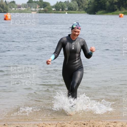 21.06.2025 - 27. Vierlanden-Triathlon Lena Gebhardt http://msf.ph/oto/8036187 15.06.2025 11:30:33 Schwimmen 910 meine-sportfotos.de