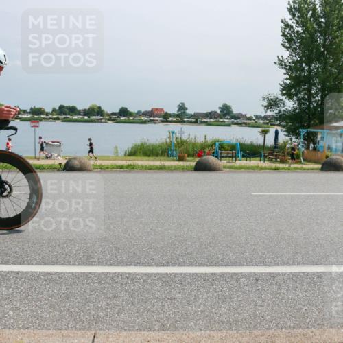21.06.2025 - 27. Vierlanden-Triathlon H.Heesch http://msf.ph/oto/8036194 15.06.2025 11:45:24 Radfahren 212, 723, 794, 797, 841, 947 meine-sportfotos.de