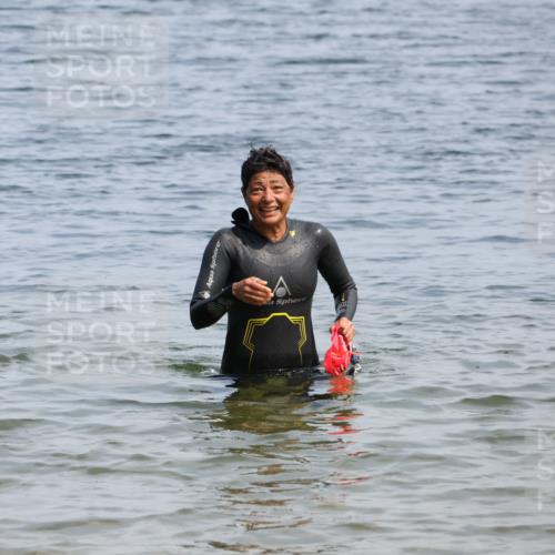 21.06.2025 - 27. Vierlanden-Triathlon Lena Gebhardt http://msf.ph/oto/8036237 15.06.2025 11:34:22 Schwimmen  meine-sportfotos.de