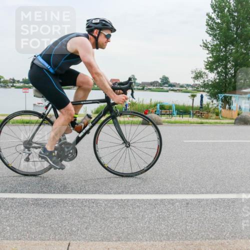 15.06.2025 - 27. Vierlanden-Triathlon H.Heesch http://msf.ph/oto/8036241 15.06.2025 10:47:51 Radfahren 168, 172, 396, 402, 1397 meine-sportfotos.de