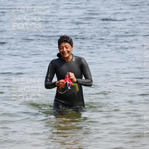 21.06.2025 - 27. Vierlanden-Triathlon Lena Gebhardt http://msf.ph/oto/8036248 15.06.2025 11:34:24 Schwimmen  meine-sportfotos.de