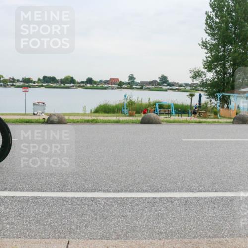 15.06.2025 - 27. Vierlanden-Triathlon H.Heesch http://msf.ph/oto/8036255 15.06.2025 10:47:52 Radfahren 168, 172, 396, 1397 meine-sportfotos.de