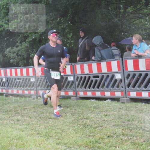 21.06.2025 - 27. Vierlanden-Triathlon KatJ http://msf.ph/oto/8036256 15.06.2025 13:54:01 Ziel 90, 125, 719, 815 meine-sportfotos.de