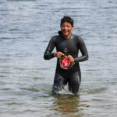 21.06.2025 - 27. Vierlanden-Triathlon Lena Gebhardt http://msf.ph/oto/8036258 15.06.2025 11:34:26 Schwimmen  meine-sportfotos.de