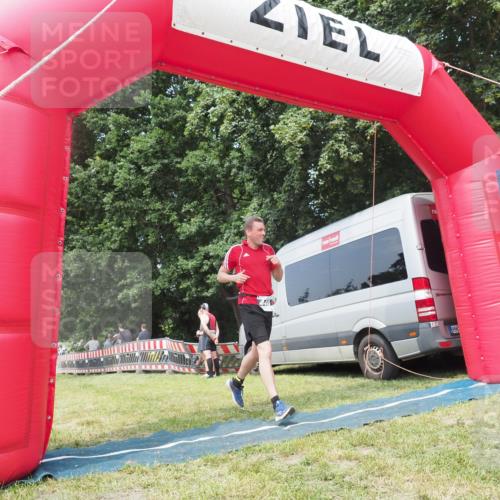 21.06.2025 - 27. Vierlanden-Triathlon KatJ http://msf.ph/oto/8036277 15.06.2025 11:24:53 Schwimmen 935, 981 meine-sportfotos.de