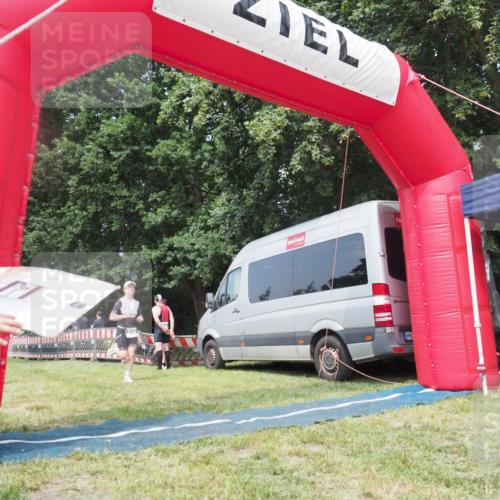 21.06.2025 - 27. Vierlanden-Triathlon KatJ http://msf.ph/oto/8036304 15.06.2025 11:25:04 Schwimmen 981 meine-sportfotos.de