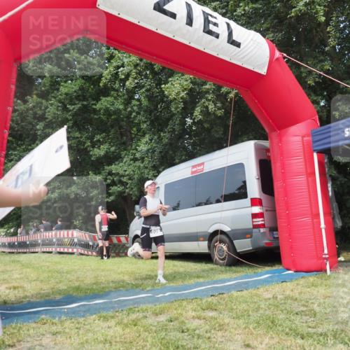 21.06.2025 - 27. Vierlanden-Triathlon KatJ http://msf.ph/oto/8036310 15.06.2025 11:25:04 Schwimmen 981 meine-sportfotos.de