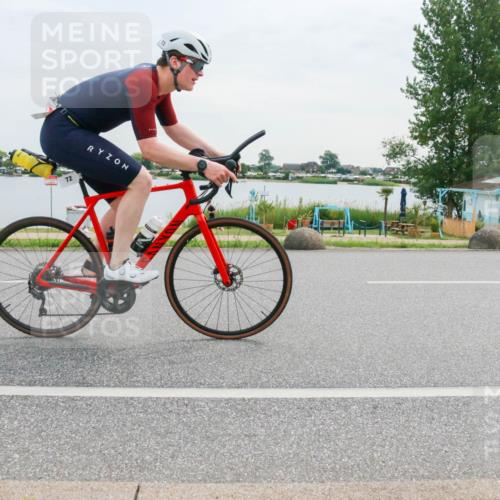 15.06.2025 - 27. Vierlanden-Triathlon H.Heesch http://msf.ph/oto/8036328 15.06.2025 10:48:14 Radfahren 72, 187 meine-sportfotos.de