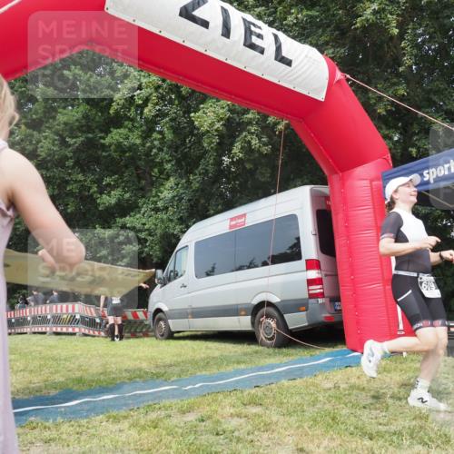 21.06.2025 - 27. Vierlanden-Triathlon KatJ http://msf.ph/oto/8036335 15.06.2025 11:25:05 Schwimmen 981 meine-sportfotos.de