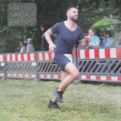 21.06.2025 - 27. Vierlanden-Triathlon KatJ http://msf.ph/oto/8036349 15.06.2025 13:54:12 Ziel 125, 719 meine-sportfotos.de