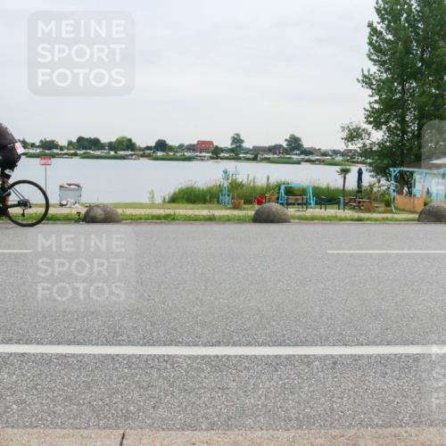 15.06.2025 - 27. Vierlanden-Triathlon H.Heesch http://msf.ph/oto/8036350 15.06.2025 10:48:19 Radfahren 22, 34, 93, 139, 393 meine-sportfotos.de
