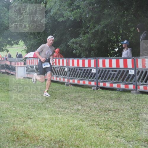 21.06.2025 - 27. Vierlanden-Triathlon KatJ http://msf.ph/oto/8036376 15.06.2025 13:54:31 Ziel 1122, 1152 meine-sportfotos.de