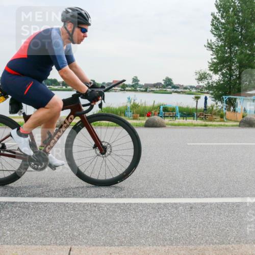 15.06.2025 - 27. Vierlanden-Triathlon H.Heesch http://msf.ph/oto/8036377 15.06.2025 10:48:22 Radfahren 22, 34, 93, 139, 393, 422 meine-sportfotos.de