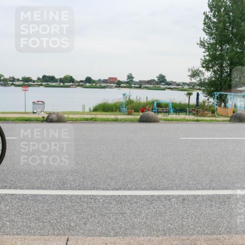 15.06.2025 - 27. Vierlanden-Triathlon H.Heesch http://msf.ph/oto/8036382 15.06.2025 10:48:26 Radfahren 14, 34, 139, 422 meine-sportfotos.de