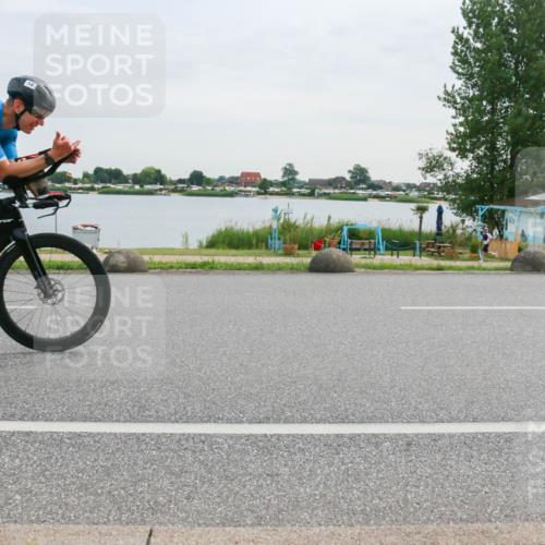 15.06.2025 - 27. Vierlanden-Triathlon H.Heesch http://msf.ph/oto/8036392 15.06.2025 10:48:30 Radfahren 14 meine-sportfotos.de
