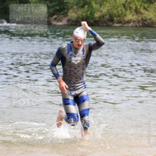 21.06.2025 - 27. Vierlanden-Triathlon Lena Gebhardt http://msf.ph/oto/8036403 15.06.2025 11:57:53 Schwimmen 984, 985, 986, 987 meine-sportfotos.de