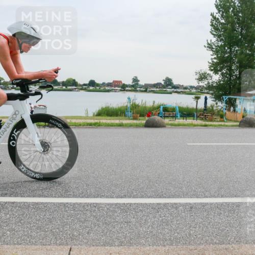 15.06.2025 - 27. Vierlanden-Triathlon H.Heesch http://msf.ph/oto/8036405 15.06.2025 10:48:35 Radfahren 376, 512 meine-sportfotos.de