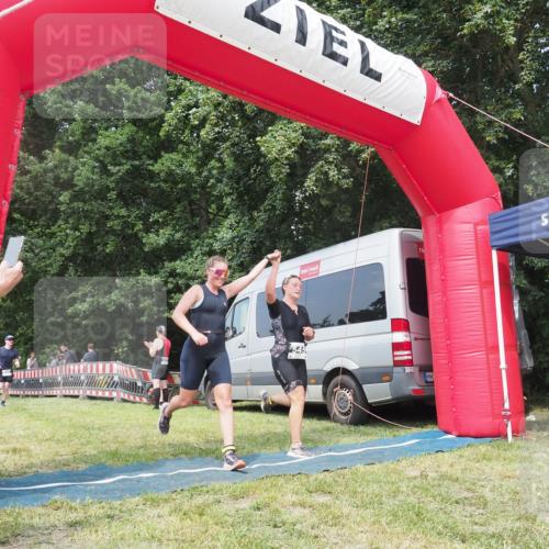 21.06.2025 - 27. Vierlanden-Triathlon KatJ http://msf.ph/oto/8036408 15.06.2025 11:25:19 Schwimmen  meine-sportfotos.de